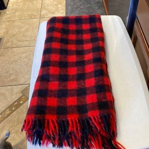 Wool Buffalo Check vintage throw. No labels to determine brand. Very good cond.